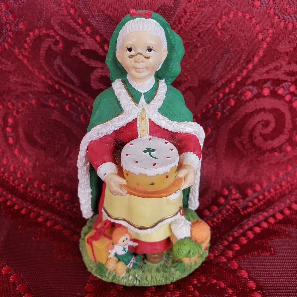International Santa Mrs Irish Father Christmas IRELAND MC01  1999 Vintage No Box